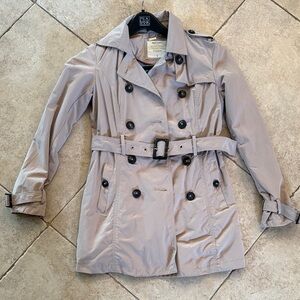 ALCOTT Maison Couture Womenswear Light Tan Trench Coat